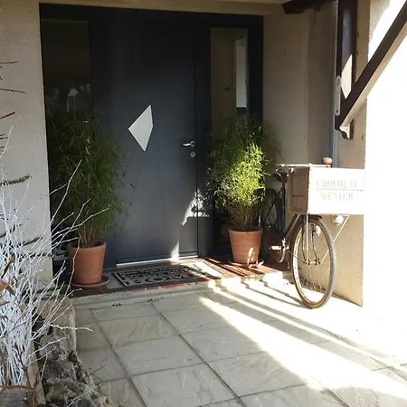 Frühstückspension Paris Cote Jardin 3*