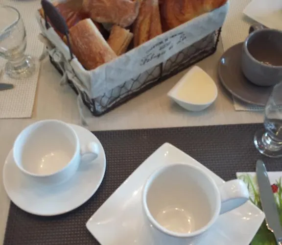 Paris Cote Jardin Bed & Breakfast 3*